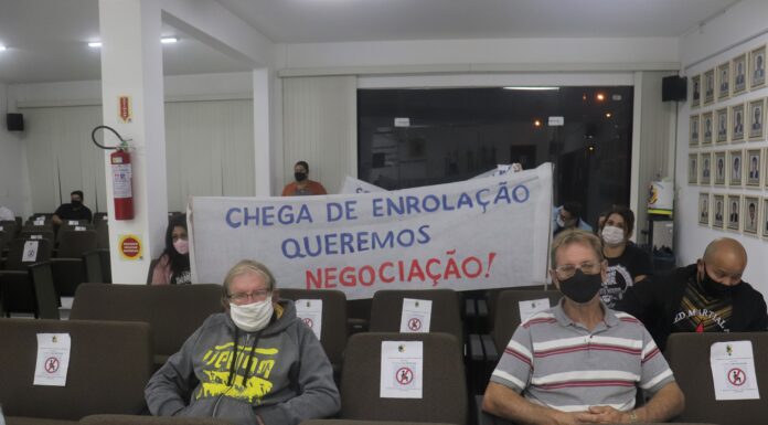 Presidente da Câmara abre espaço na tribuna livre para Sindifoz