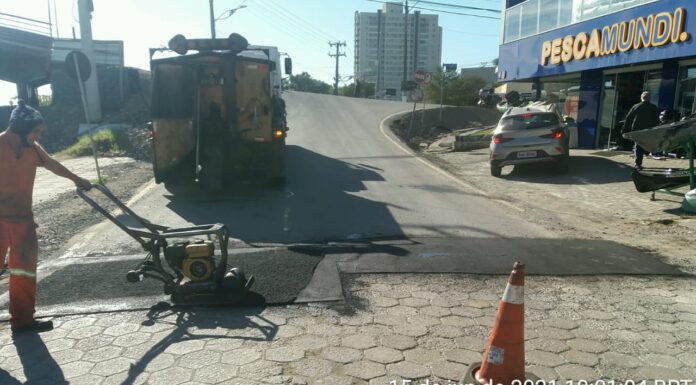 Operação Tapa Buracos avança no reparo de ruas e avenidas de Balneário Piçarras