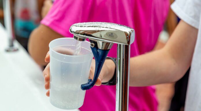 Consumo de água tratada é fundamental para manutenção da saúde