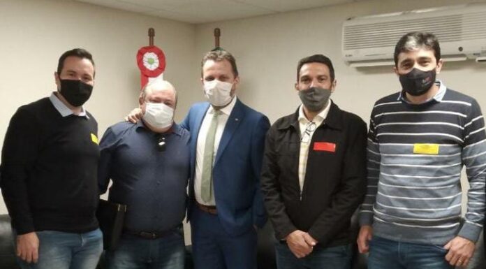 Prefeito Tiago Baltt vai à Capital para cobrar solução para SC-414