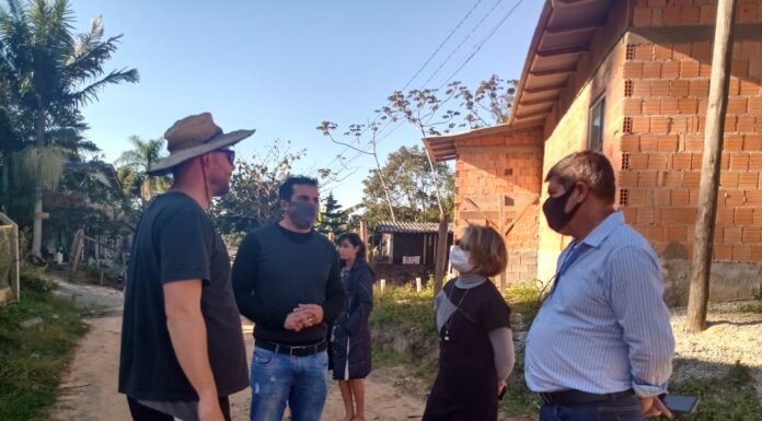 Desembargadora de Justiça do Paraná Rosana Fachin conhece Morro do Cred no Bairro Santa Lídia em Penha