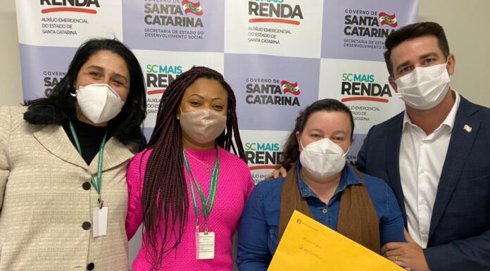 Santa Catarina começa a distribuição do cartão do Programa Mais Renda para famílias afetadas pela pandemia