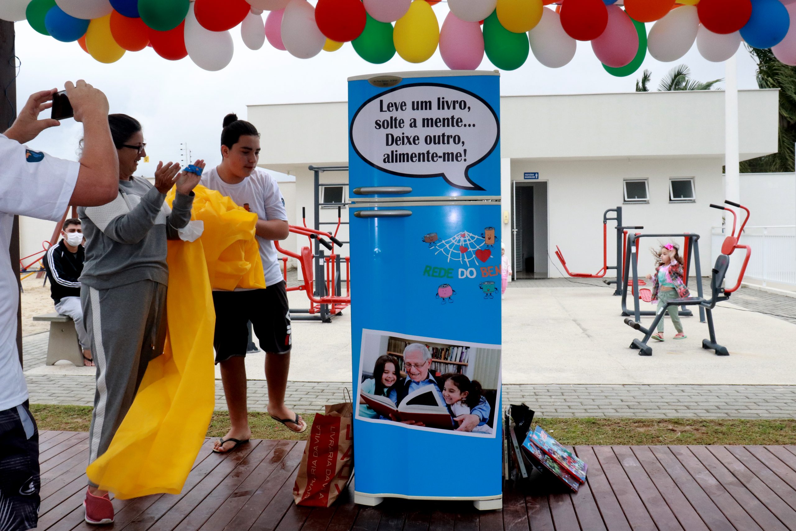 Rede Mirim do Bem inaugura Geladeirateca e faz alegria da criançada em Balneário Piçarras 4 IMG 0721 TRATADA scaled