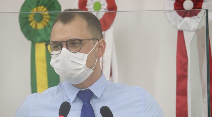 Secretário de Saúde é sabatinado no plenário da Câmara de Vereadores