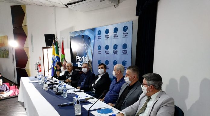 Porto de Itajaí, Município de Itajaí e Univali, apresentam relatório final para manutenção da Autoridade Portuária Pública Municipal