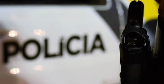 Noite sangrenta em Penha com homem baleado e esfaqueado no centro da cidade