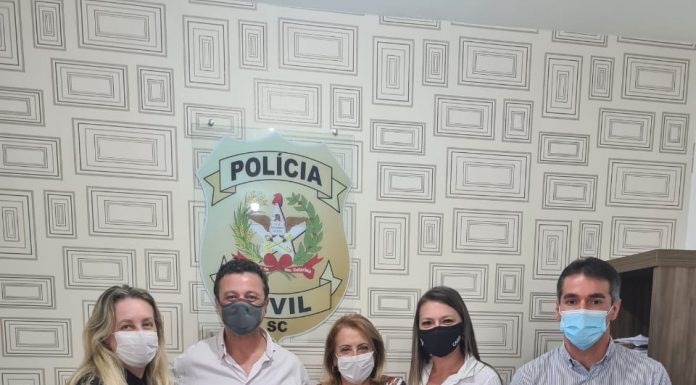 Balneário Piçarras discute instalação de sala para atendimento de mulheres em situação de violência doméstica