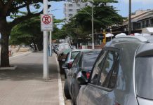 Balneário Piçarras quer proibir estacionamento de carros à beira mar