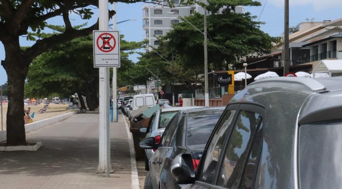 Balneário Piçarras quer proibir estacionamento de carros à beira mar