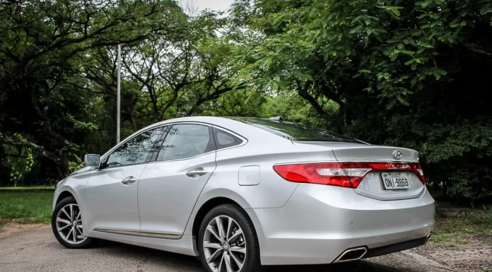 Ladrões levam Hyundai Azera no Centro de Penha