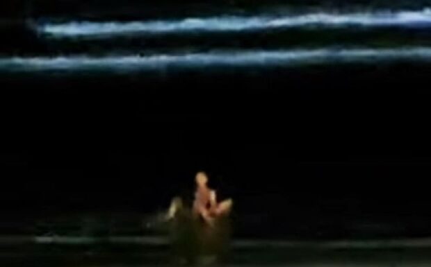 Casal é flagrado em cena de sexo na praia central de Barra Velha