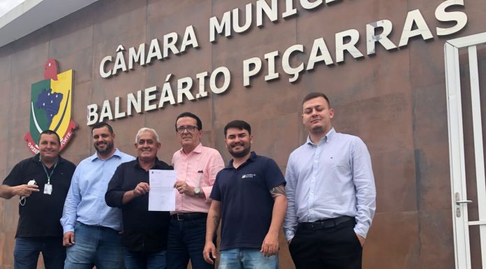 Deputado Hélio Costa entrega emenda de R$ 400 mil para saúde de Balneário Piçarras