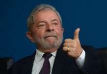 Lula inicia pré-campanha presidencial com visita a Santa Catarina
