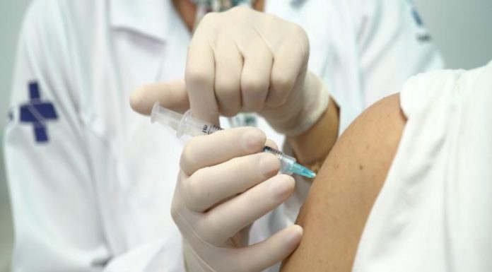 Itajaí começa a aplicar a quarta dose da vacina para pessoas de 40 anos ou mais