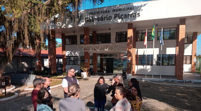 Prefeitura de Balneário Piçarras promete agendar reunião com os pais e a direção da escola Francisca Borba