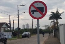 Proibição de estacionamento no Bairro Santo Antônio em Piçarras gera polêmica