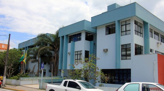 Prefeitura de Bombinhas é condenada a devolver mais de R$ 140 mil para o Fundo da Infância e Adolescência