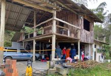 Homem prende a mão em moedor de cana e fica gravemente ferido em Camboriú