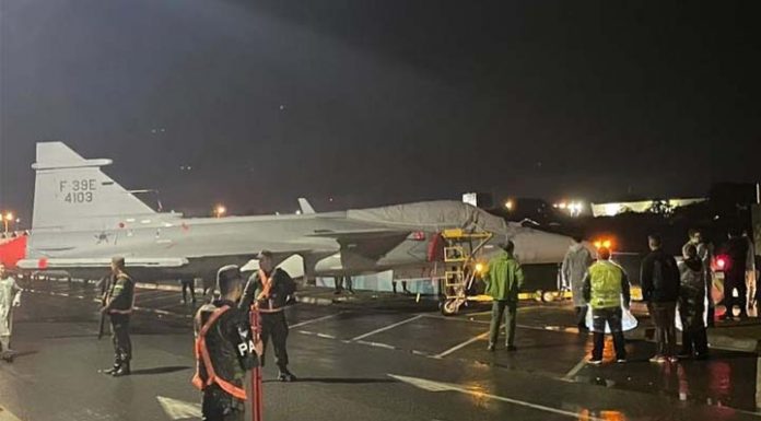 Polícia Militar presta apoio à Força Aérea a chegada de aeronaves caça