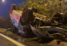 Carro capota na TransBeto na madrugada desta sexta-feira