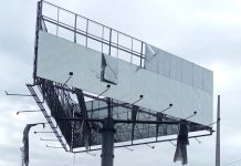 Prefeitura de Piçarras pagou mais de R$ 250 mil por outdoor que está abandonado