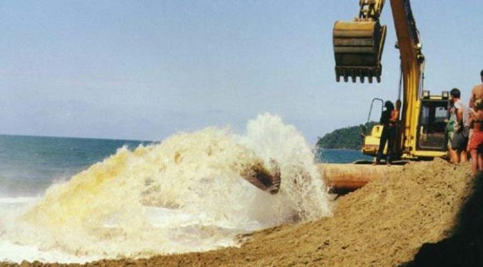 Prefeito Tiago Baltt quer usar dinheiro da manutenção da praia para aplicar em ruas