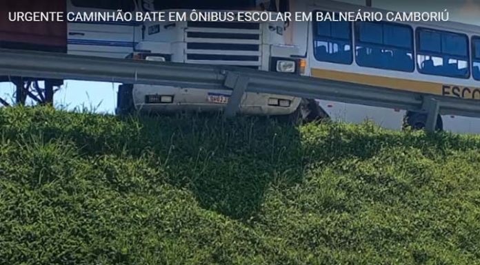 VÍDEO Ônibus escolar com estudantes de Itapema é atingido por carreta na BR-101