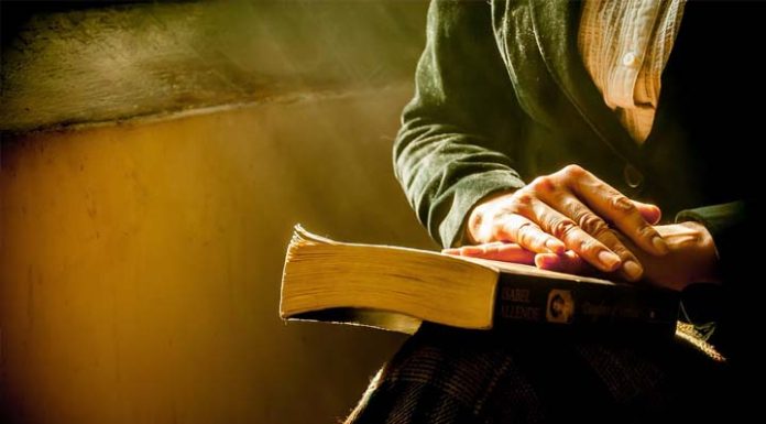 Justiça de SC derruba lei que propõe a leitura da bíblia em escolas públicas e privadas