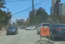 Prédio em construção no centro de Piçarras causa bloqueio parcial da Nereu Ramos e moradores reclamam
