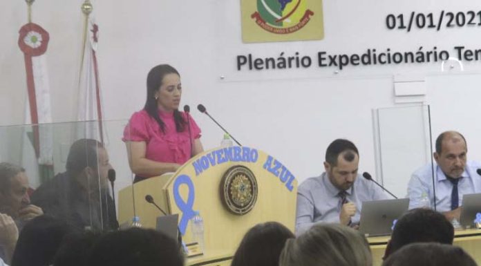 Vereadores de Penha questionam controladora sobre obras com dinheiro do Finisa