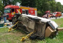 Motorista é socorrido em Araquari com suspeita de fratura no fêmur e no quadril