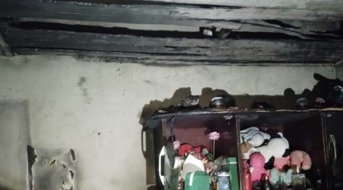 Marido é suspeito de usar gasolina e atear fogo na casa com a mulher e três crianças