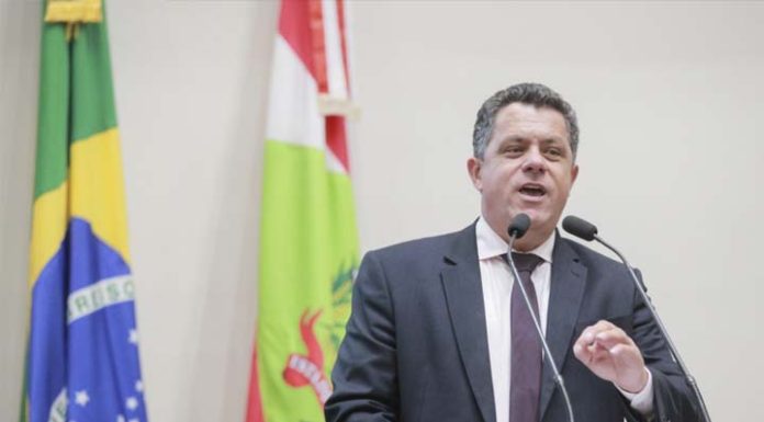 Deputado Ivan Naatz cobra fiscalização do MP sobre recursos da TPA de Bombinhas