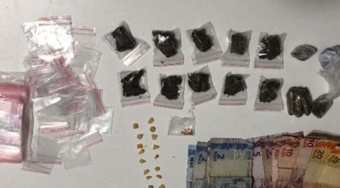 Dois adolescentes são apreendidos vendendo drogas em Barra Velha