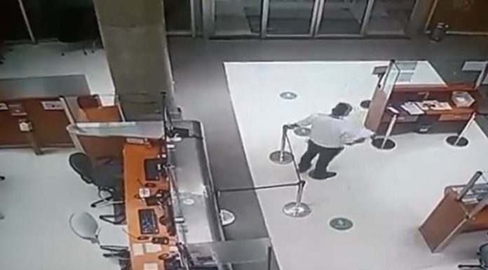 VÍDEO Mostra segurança conversando com paciente que tinha morrido três horas antes
