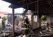 Dois jovens e duas crianças escapam de dentro da casa destruída por incêndio em Itajaí