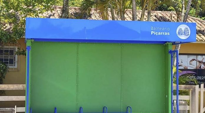 Piçarras inicia testes com dois novos pontos de ônibus