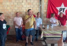 Vice-prefeito e secretário de Balneário Piçarras prestigiam reunião de petistas Décio Lima e Ana Paula