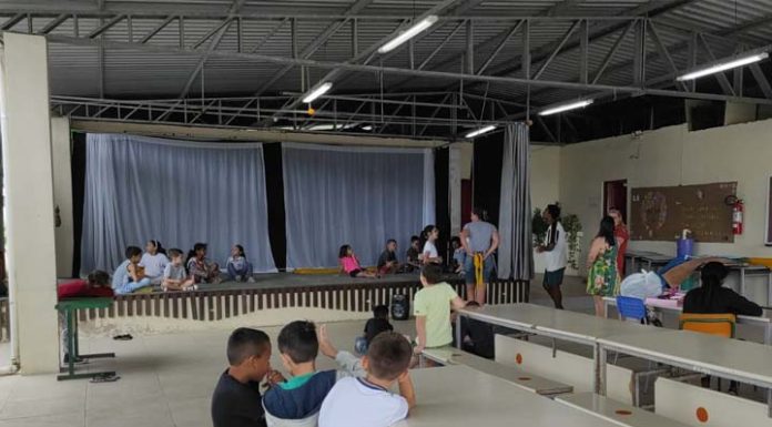 Moradores do Escalvados fazem abaixo-assinado cobrando a abertura de vagas de ensino