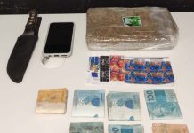 Carro monitorado pela PM carregava um quilo de maconha em Piçarras