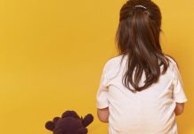Família que está com a guarda de três crianças suspeitas de abuso sexual precisa de ajuda