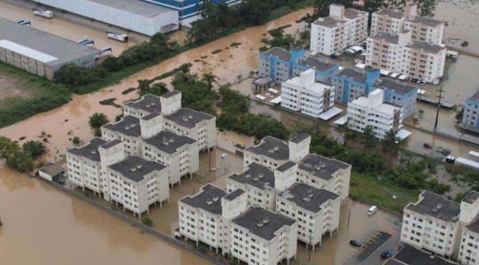 Com 200 desabrigados, Itajaí decreta situação de emergência pelos estragos das chuvas