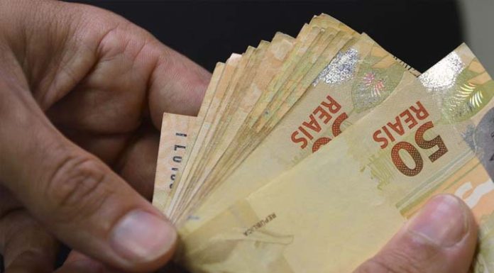 Salário mínimo sobe para R$ 1.302 a partir do dia 1º de janeiro