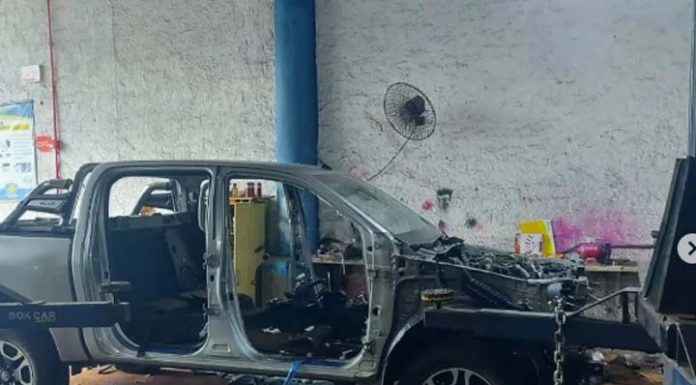 Toyota Hilux furtada em Penha é achada em desmanche de Barra Velha
