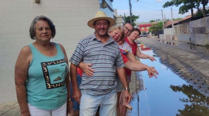 Moradores reclamam da falta de infraestrutura e de saneamento básico