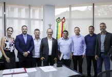 Prefeito Douglas da Costa se encontra com governador Jorginho Mello em Florianópolis