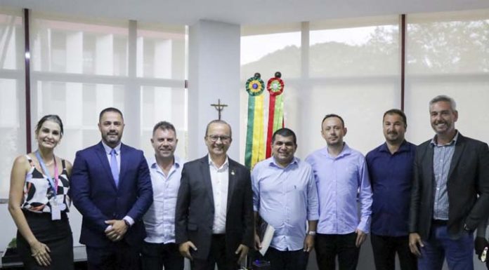 Prefeito Douglas da Costa se encontra com governador Jorginho Mello em Florianópolis