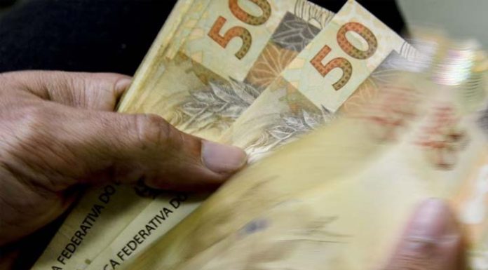 Salário mínimo de R$ 1.320 está em vigor a partir de hoje
