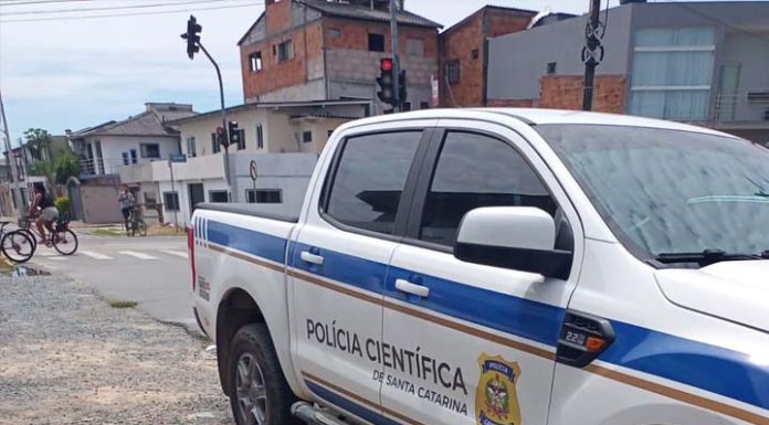 Cadáver é encontrado boiando no Rio Itajaí-Açu na manhã desta segunda-feira