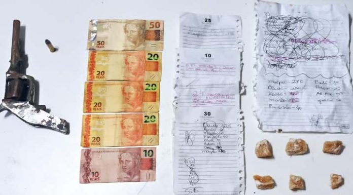 Mulher é presa por tráfico de drogas no Bairro São Domingos em Navegantes